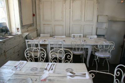 Folie-Douce-restaurant-Val-D'Isere-JMV-Resort-architectes table