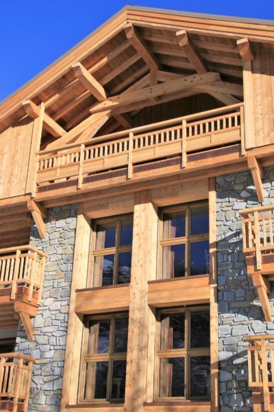 ésidence-Goleon-Val-Ecrin-Les-2-Alpes-JMV-Resort-architectes devanture bois 2