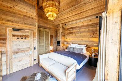 Hôtel V de Vaujany architecture de montagne chambre intérieur bois